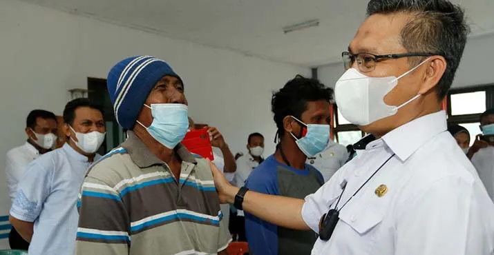 Peduli Warga Terdampak PPKM, Pemkot Kendari Beri Bantuan ke 1.789 Nelayan