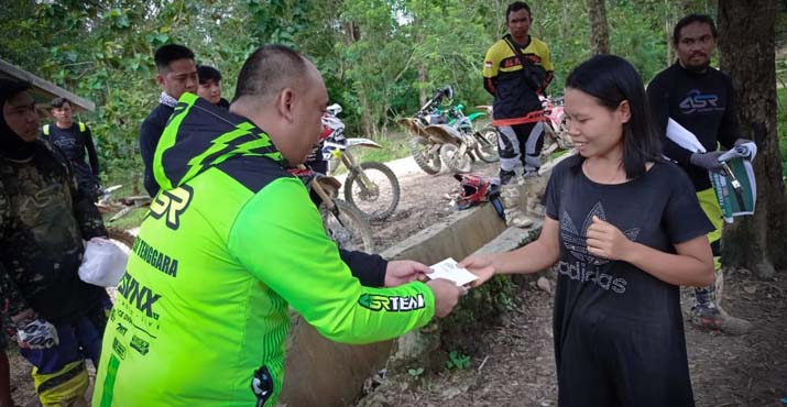 Club Motor Trail ASR dan Gerindra Sultra Bantu Masyarakat Pedesaan di Konsel