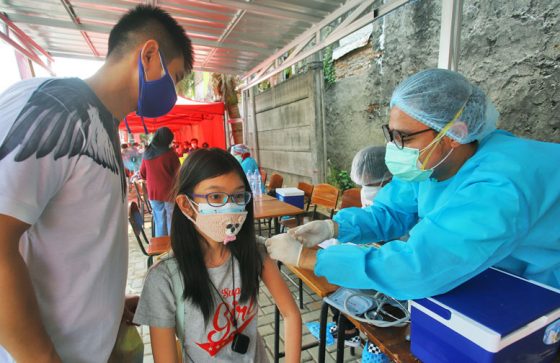 Vaksin Dosis Pertama Remaja di Kendari Tembus Ribuan Orang