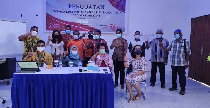 Loka Lansia Minaula Kendari Lakukan Penguatan LKSLU Pusaka di Papua