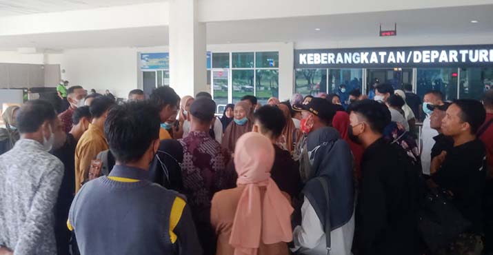 Diduga Miliki Hasil PCR Palsu, 23 Mahasiswa UIC Asal Kendari Gagal Berangkat ke Jakarta