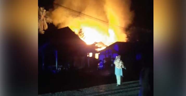 Dua Rumah di Konawe Selatan Terbakar, Anak Pemilik Rumah Nyaris Tewas
