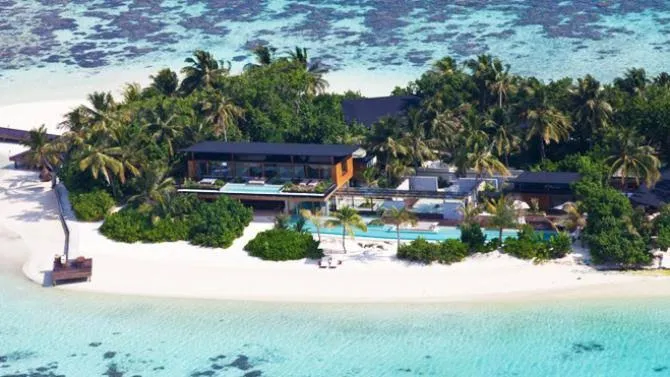 Pulau Basa yang terletak di Wilayah Kecamatan Poleang, Kabupaten Bombana