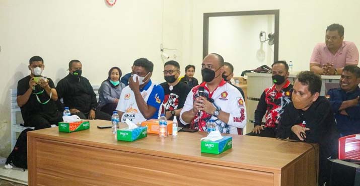 Silahturahmi Bersama Atlet Silat PON XX Papua, Andi Ady Aksar Janjikan Bonus