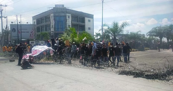 Dua Tahun Tragedi Sedarah, Ratusan Mahasiswa di Kendari Gelar Aksi Unjuk rasa