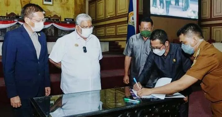 APBD- Perubahan 2021 Rampung, Ali Mazi Apresiasi DPRD dan Tim Anggaran Pemprov Sultra