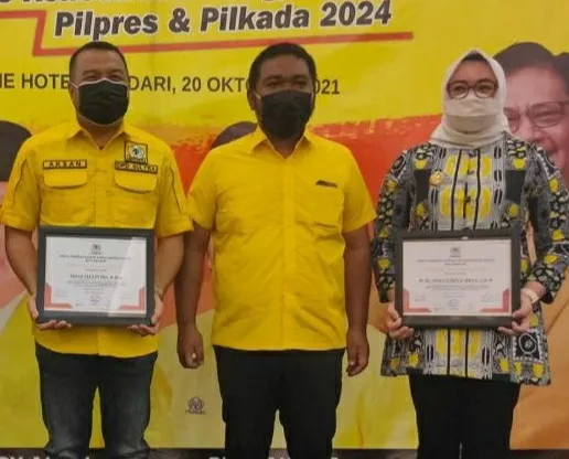 Pose Bersama Tiga Balon Wali Kota Kendari 2024: AJP, Siska Kirana Imran, dan Inarto