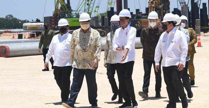 Presiden Jokowi Didampingi Menko Airlangga Groundbreaking Smelter Freeport di Gresik