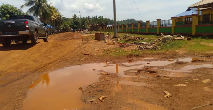 Akibat Kendaraan Tambang, Jalan Kabupaten di Blok Mandiodo Rusak