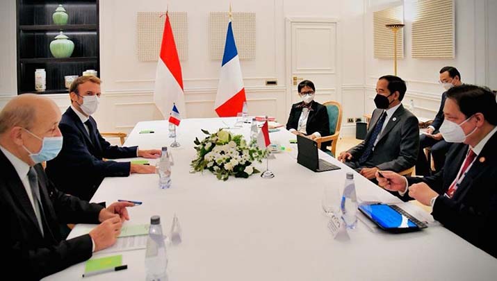 Bertemu dengan Presiden Macron, Jokowi Apresiasi Kerja Sama Pertahanan Indonesia-Prancis