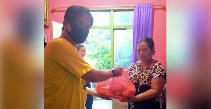 Rayakan HUT ke-12, Forum TKSK Sultra Berbagi Paket Sembako
