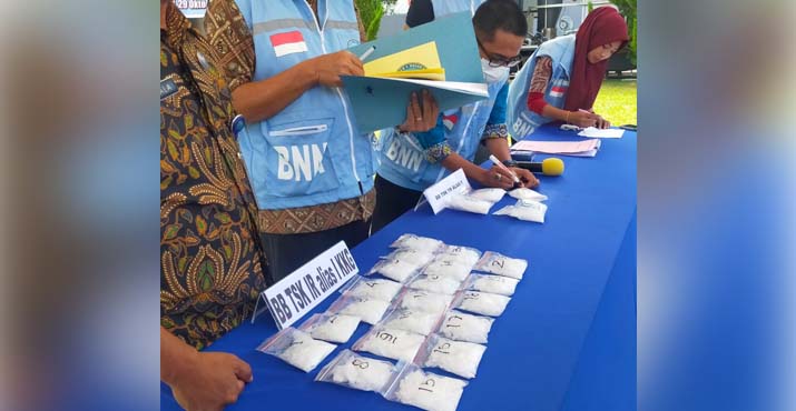 BNNP Sultra Kembali Musnahkan 1,2 Kg Sabu