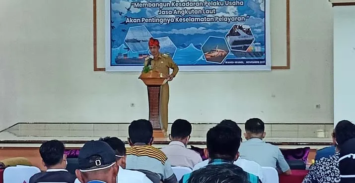 Bupati Wakatobi Imbau Operator Kapal dan Pelayaran Turut Menjaga Kebersihan Laut