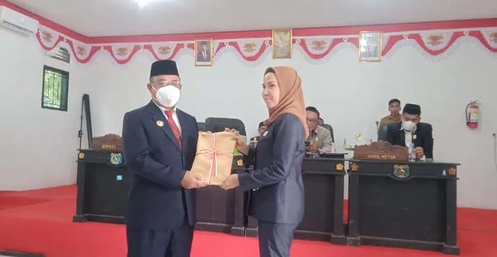 Sah, DPRD Mubar Ketok Raperda APBD Tahun 2022