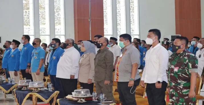 Lantik Ketua KNPI Sultra, Ini Pesan Ali Mazi