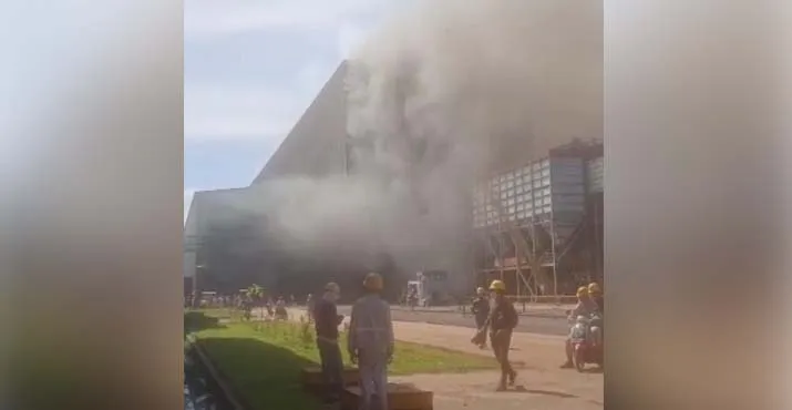 Pabrik Peleburan Besi PT OSS di Morosi Meledak