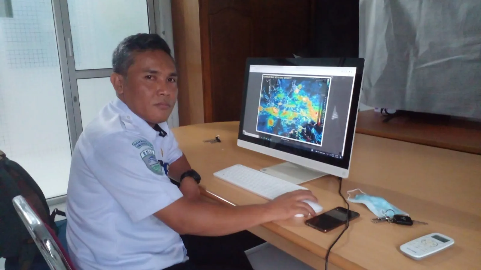 Kepala BMKG stasiun Betoambari, Hadi Setiawan