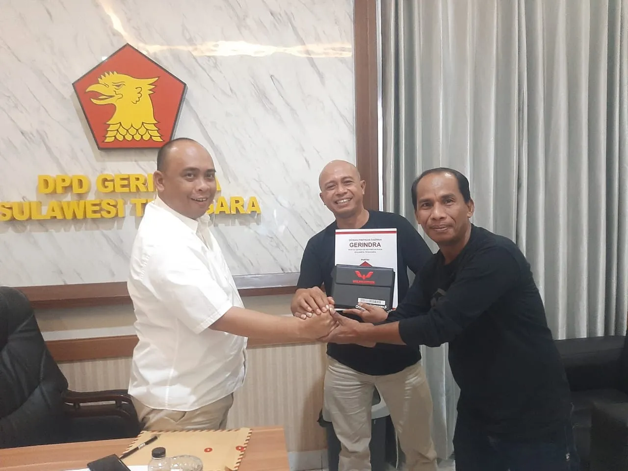 Serahkan Mobil Operasional ke DPC Buton, Gerindra Sultra: Demi Maksimalkan Pelayanan ke Masyarakat