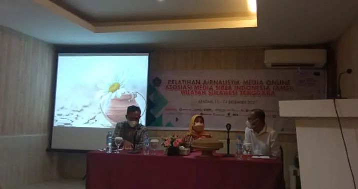 Sekda Kota Kendari Buka Pelatihan Jurnalistik Media Online