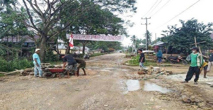 Blokade Jalan Wakumoro Sudah Dibuka, Pengaspalan Dilakukan Januari 2022