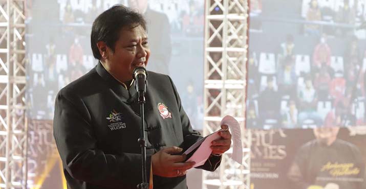 Ketua Umum Pengurus Besar Wushu Indonesia (PB WI) Airlangga Hartarto