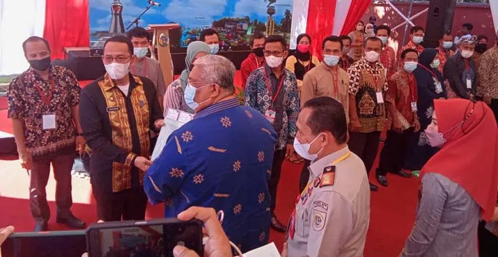 Kantor Wilayah BPN Sultra Serahkan 25.000 Sertifikat Tanah Program PTSL