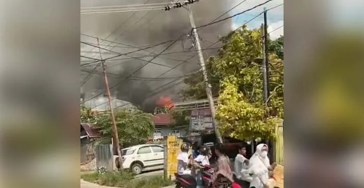 Kebakaran di Baubau Hanguskan Dua Rumah Warga