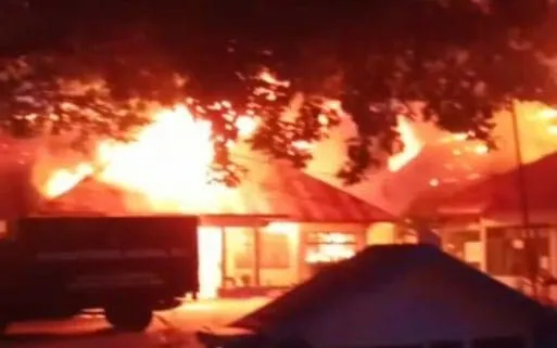 Gedung Dinas Sosial Kendari Terbakar