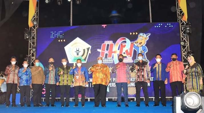 Buka Pameran HPN 2022 di Kendari, Ali Mazi: Event Ini Harus Dimanfaatkan Secara Maksimal