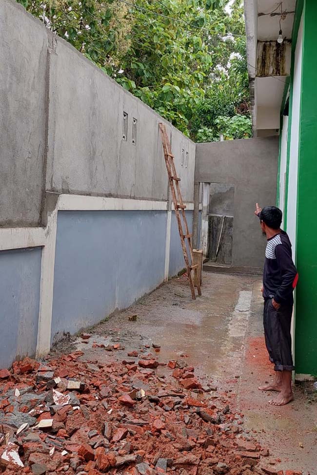 AJP Bantu Pembangunan Masjid Baitul Makmur di Kelurahan Mataiwoi Kendari