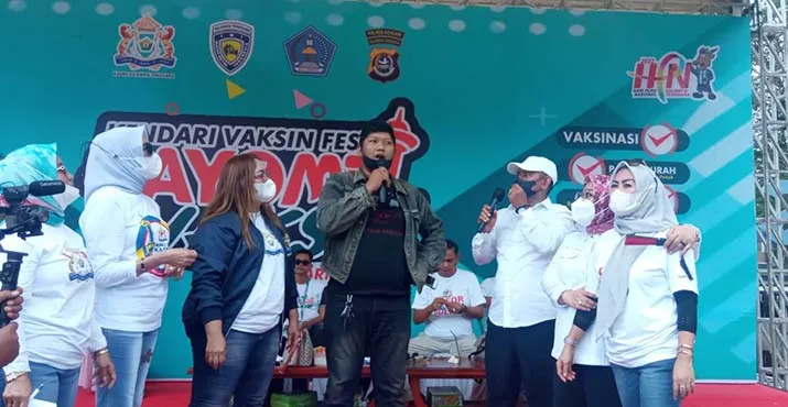 Puncak Vaksinasi Massal yang Digelar Kadin-IMI Sultra, Pria Ini Dapat Hadiah Motor