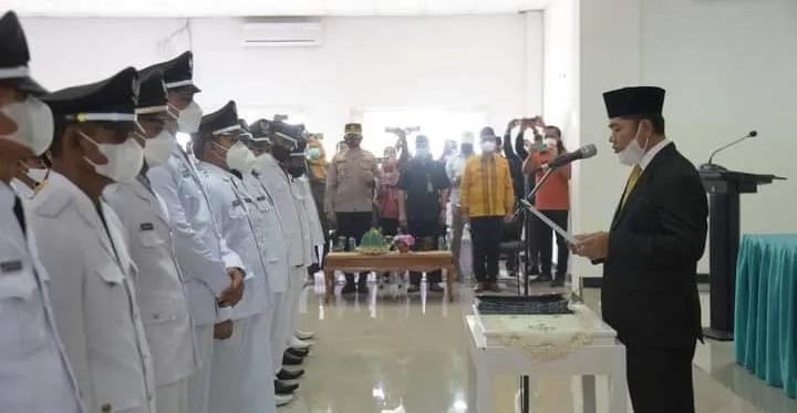 Lantik 23 Kades Terpilih, Ini Pesan Bupati Buton