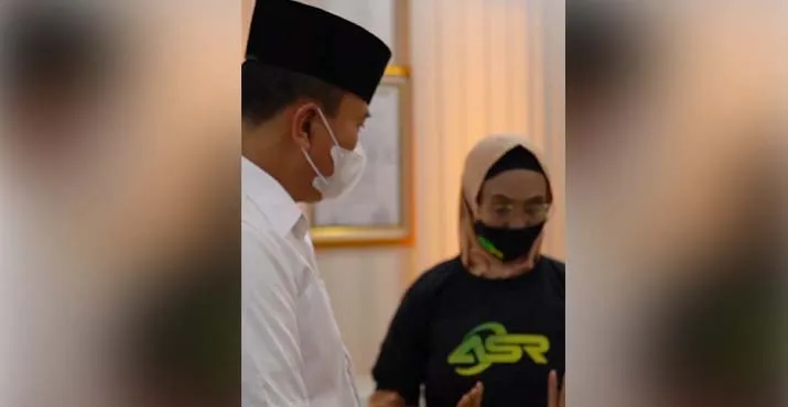 Eks Pangdam XIV/Hasanuddin Tunaikan Janjinya ke Ibu Sitimin asal Konsel