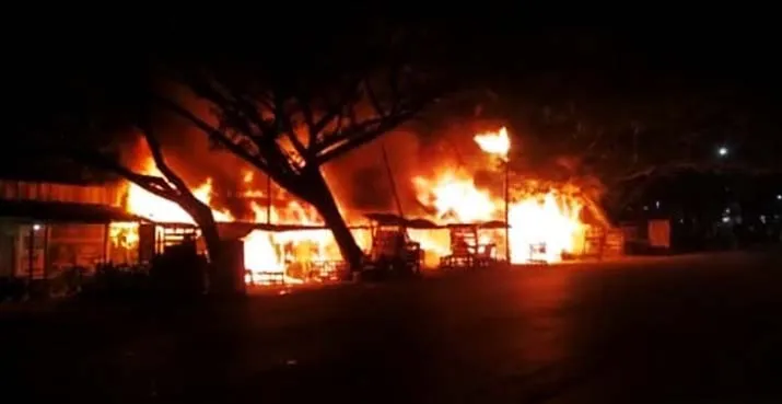 Kebakaran Dekat SPBU Tapak Kuda Diduga dari Bensin Eceran, Pemilik Kios Histeris