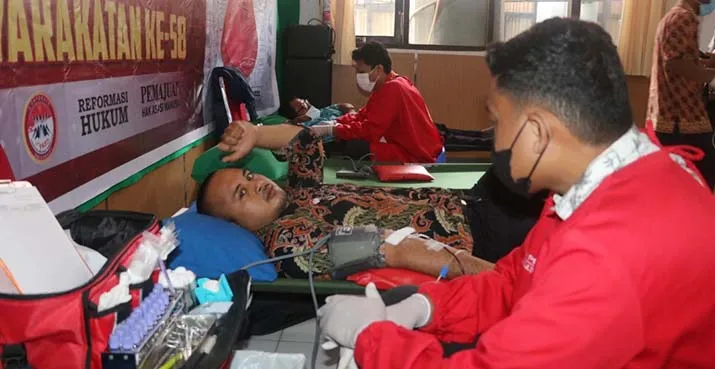 Kanwil Kemenkumham Sultra Sumbang 84 Kantong Darah ke PMI