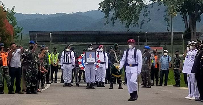 Jenazah Prajurit TNI Muhammad Ikbal yang Gugur di Papua Tiba di Kendari, Dimakamkan di Konawe