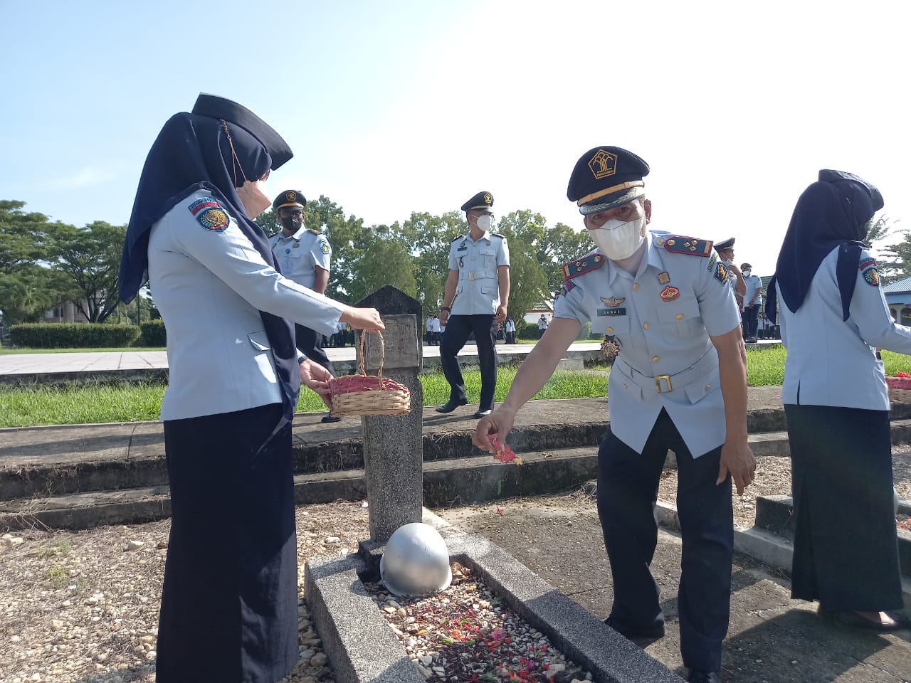 Peringati HBP ke-58, Lapas Kendari Tabur Bunga di Taman Makam Pahlawan Watubangga