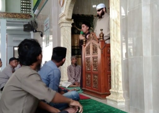 Syech Tuna Netra Asal Palestina Dakwah di Masjid Al-Jaariyah Kendari