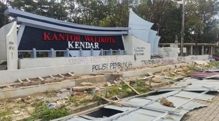 Potret Ruas Jalan Provinsi Kendari-Motaha, Tak Layak Dilalui Kendaraan