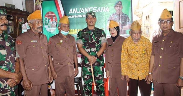 Jaga Silaturahmi, Dandim Buton Kunjungi dan Beri Bantuan pada 30 Veteran di Baubau