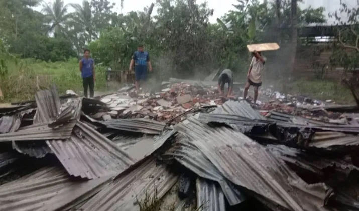 Warung Milik Warga di Mubar Kebakaran, Tabungan Rp35 Juta Ikut Terbakar