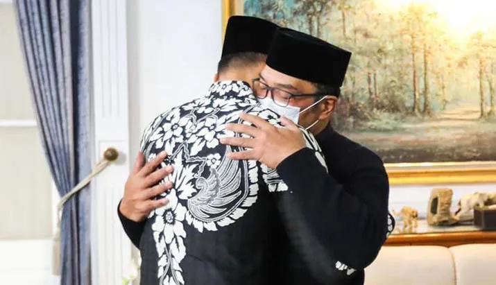 Takziah ke Rumah Ridwan Kamil, AHY Sampaikan Belasungkawa untuk Eril