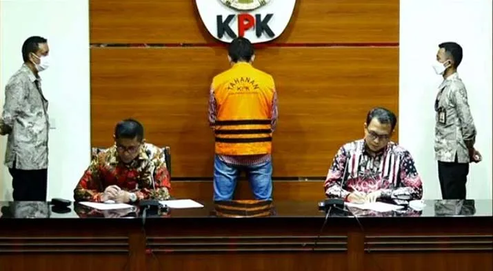 Usai Mangkir, Adik Bupati Muna Rusdianto Emba Kini Ditahan KPK