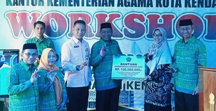 10 UMKM di Kendari Terima Bantuan Program Pemberdayaan Ekonomi Umat