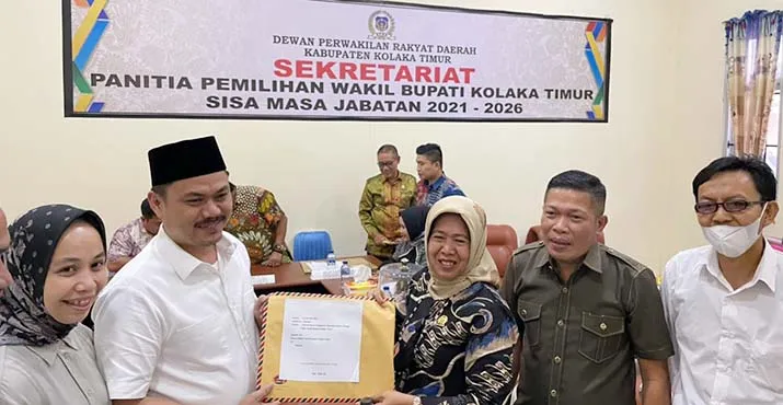 Pendaftaran Calon Wakil Bupati Koltim Dibuka, Abdul Aziz Jadi yang Pertama Daftar
