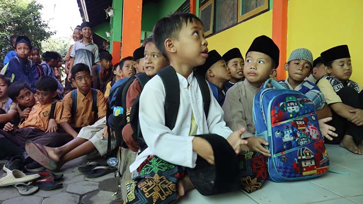 Kampanyekan Stop Bullying, Sentra Meohai Kendari Edukasi Pelajar di Lombok Timur
