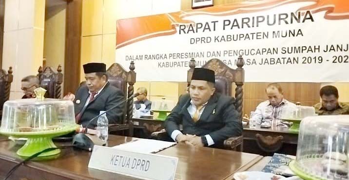 Irwan Resmi Gantikan Saemuna sebagai Ketua DPRD Muna