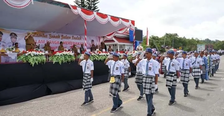 Bupati Buton dan Forkpimda Terima Barisan Gerak Jalan