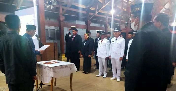 Akhir Masa Jabatan, Bupati Bombana Lantik Pejabat Eselon III dan IV Tengah Malam