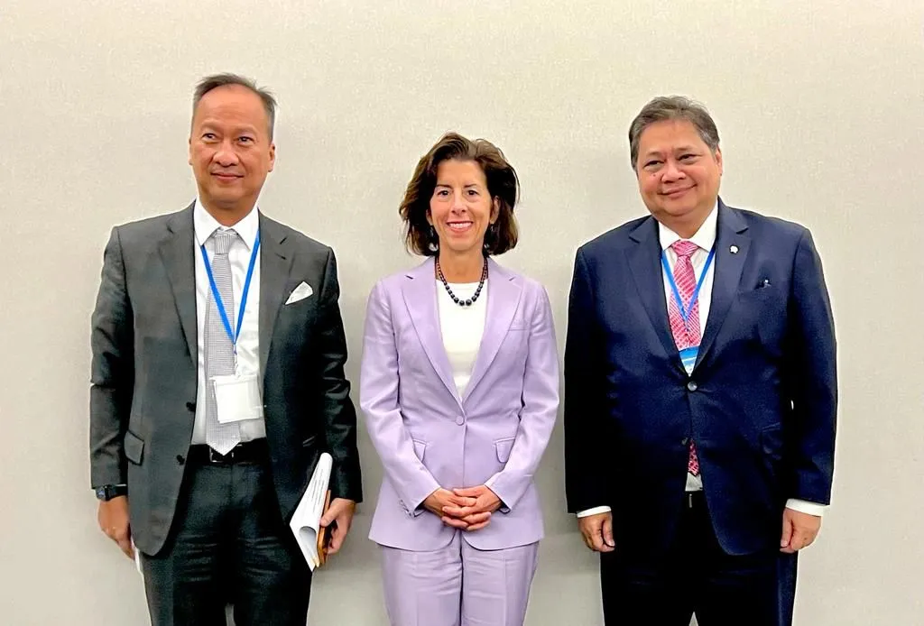 Menko Airlangga Bertemu Secretary Raimondo, Perkuat Kerja Sama IPEF dan Mendorong Investasi Industri Semi Konduktor